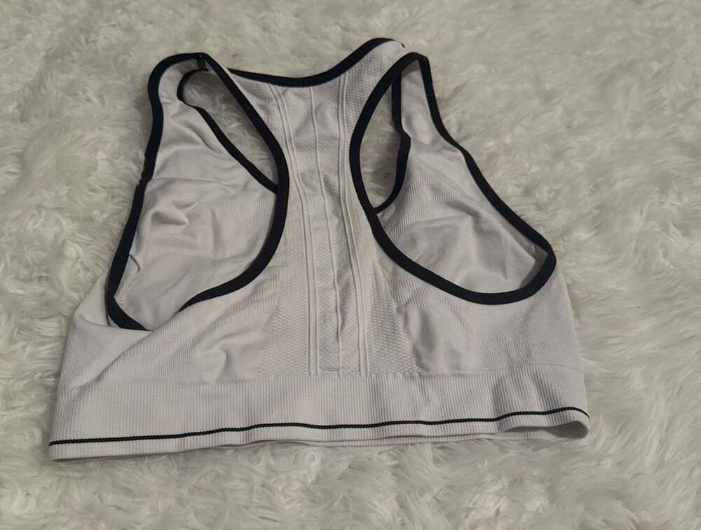 Calvin Klein Performance White Seamless Quick Dry Sports Bra‎ Size M - Picture 3 of 3